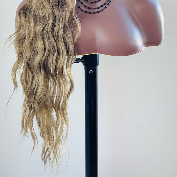 28” Ombre Auburn/Toffee Brown Lace Front Synthetic Wig - Picture 5 of 11